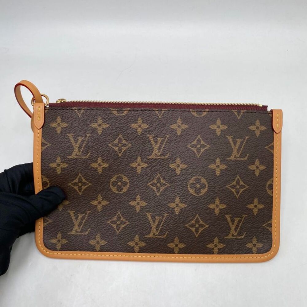 Louis Vuitton Women Pre-Loved Bag Very Good Condition - Picture 9 of 9